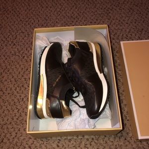 MK Allie Wrap Trainer